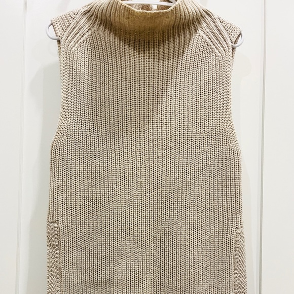 Aritzia Durandal Sweater - Picture 3 of 6